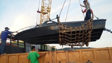 Loading Process Speedboat Customs Dept